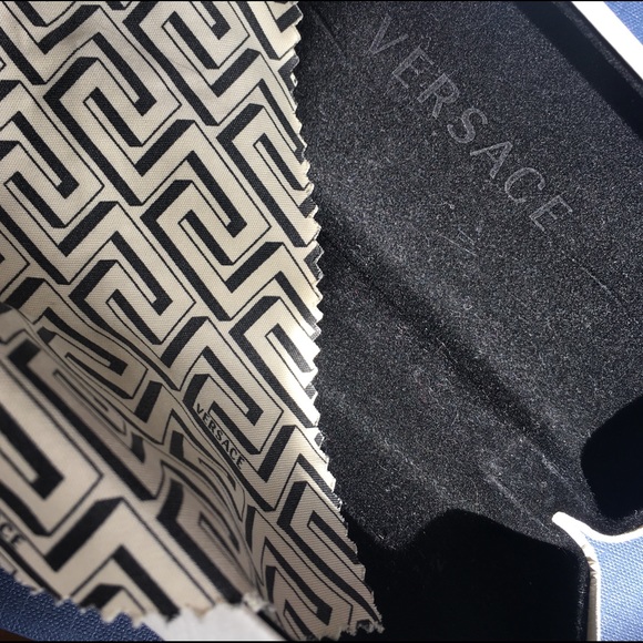 Versace eyeglasses hard case white with gold - Picture 8 of 8